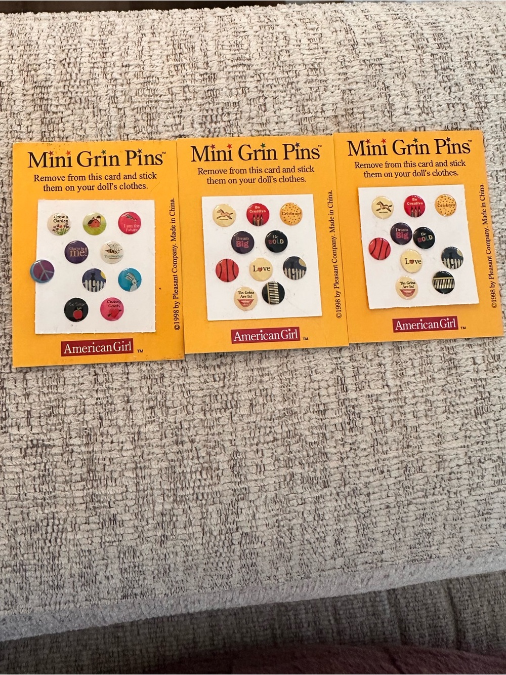 Vintage American Girl Pleasant Company Mini Grin Pins – Lot of 3 – 1998